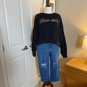 Buc-ee's Cropped Sweatshirt